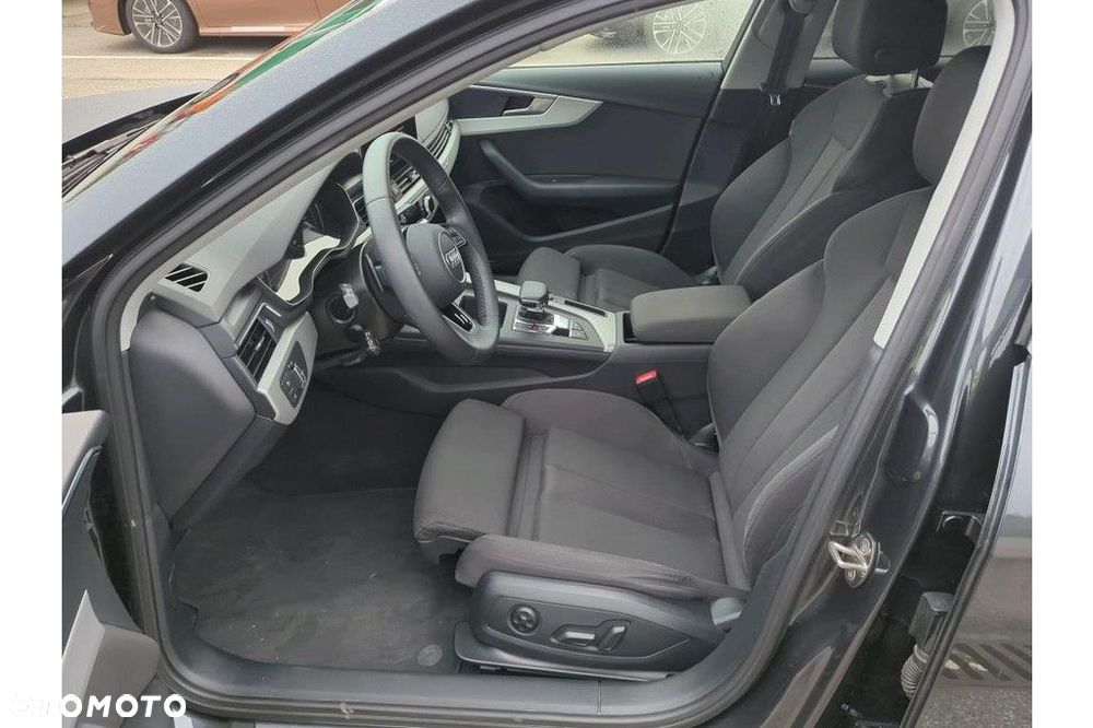 Audi A4 Limousine - 6