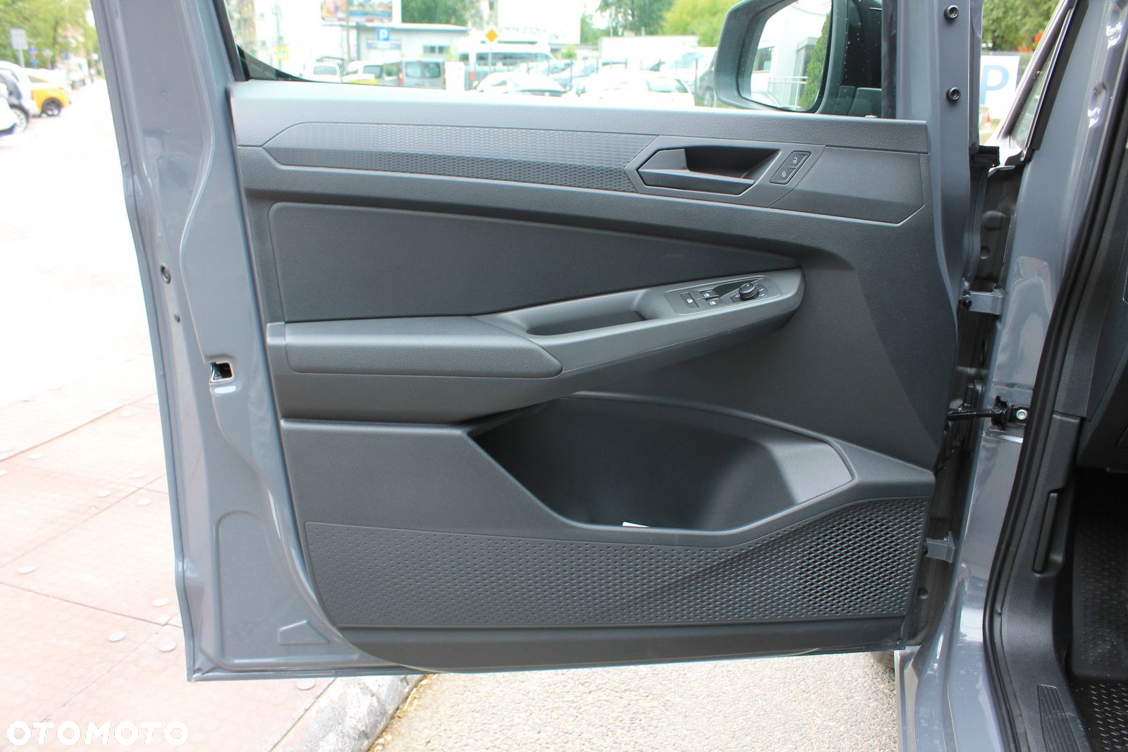 Volkswagen Caddy Maxi Cargo 2.0 TDI Manual - 10
