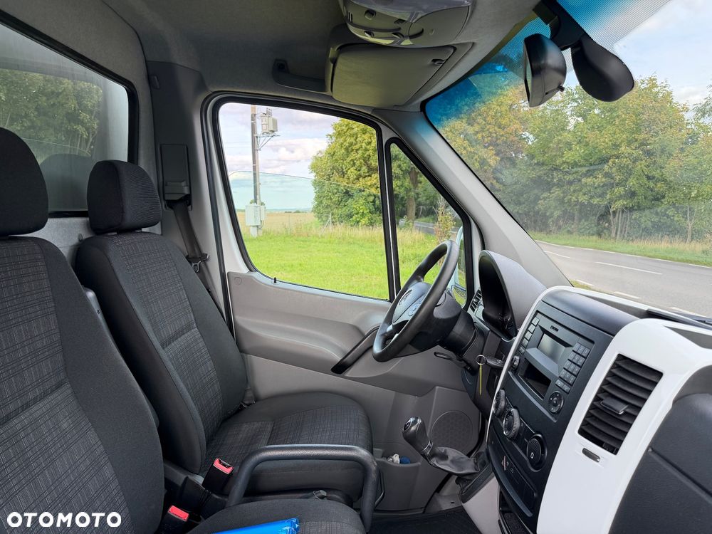 Mercedes-Benz Sprinter - 15