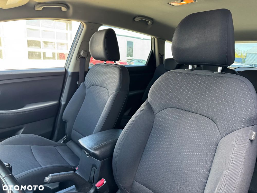 Kia Carens 1.7 CRDi L - 12