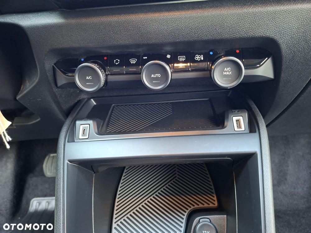 Citroën C4 PureTech 130 Stop&Start EAT8 MAX - 17