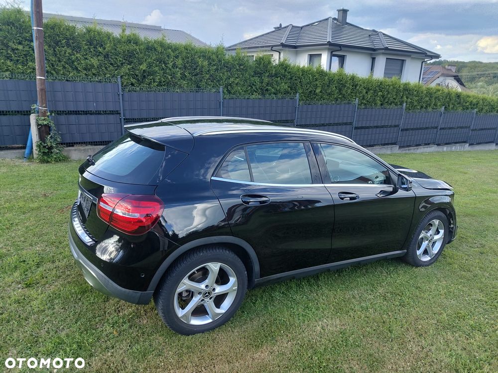 Mercedes-Benz GLA 250 7G-DCT Peak Edition - 9