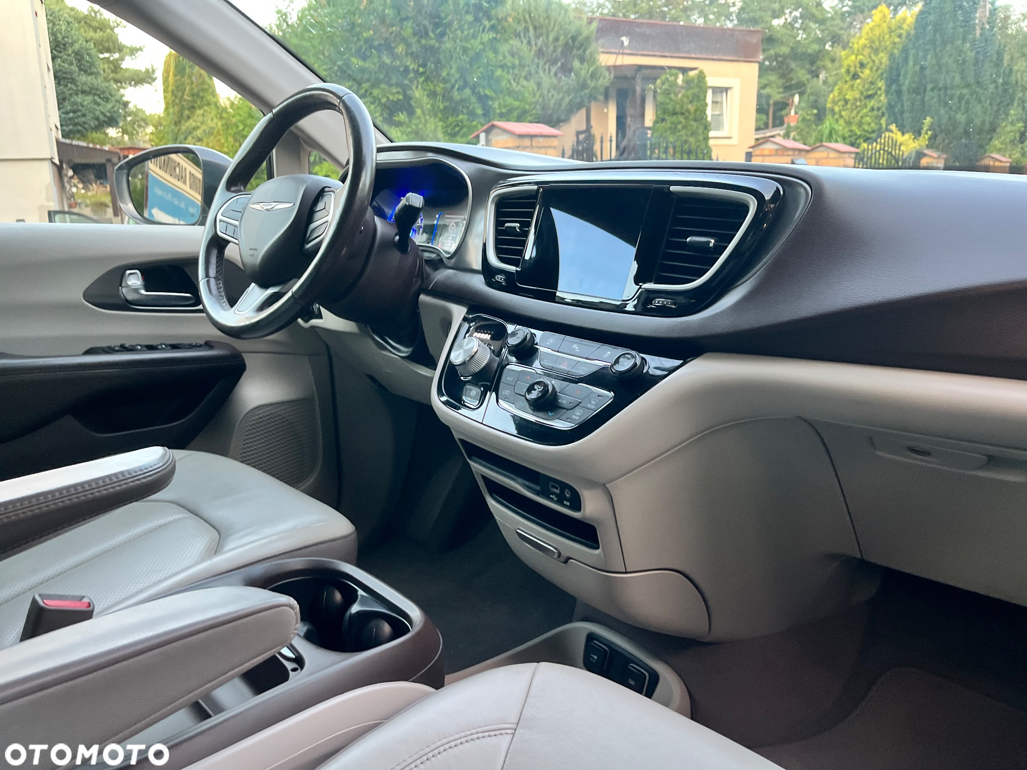 Chrysler Pacifica - 7
