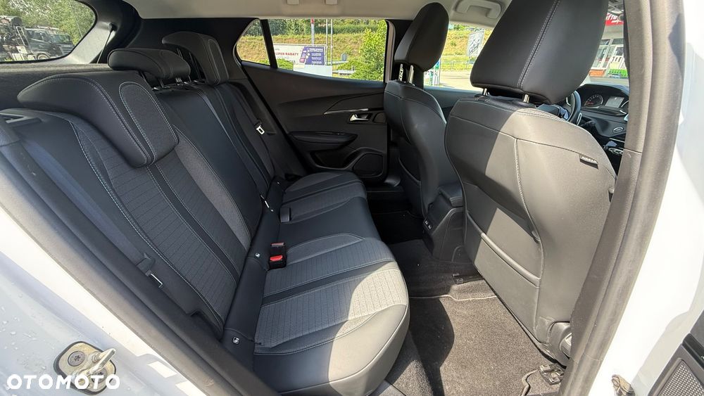 Peugeot 2008 1.5 BlueHDi Allure S&S EAT8 - 17