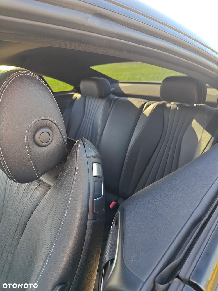 Mercedes-Benz Klasa E 200 4Matic Coupe 9G-TRONIC AMG Line - 33