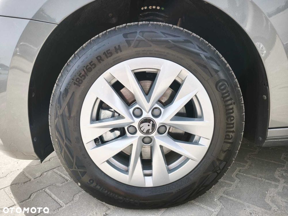 Skoda Fabia 1.0 TSI Selection DSG - 37