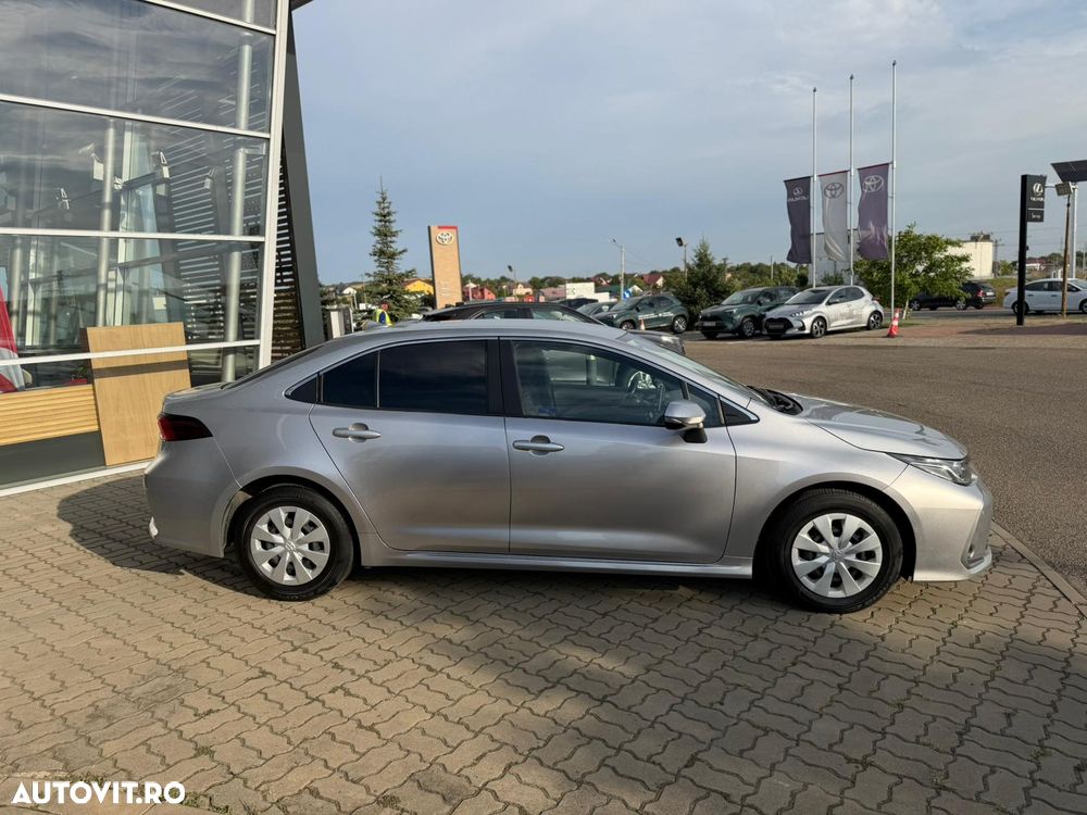 Toyota Corolla 1.8 HSD Dynamic - 8