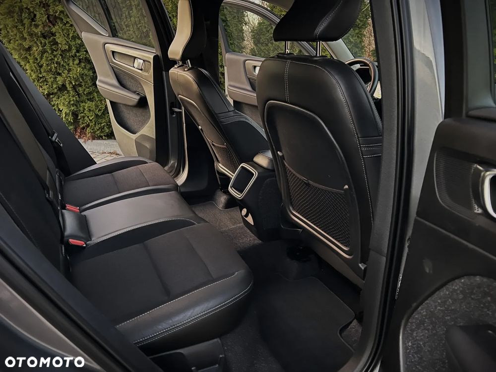 Volvo XC 40 D3 Momentum - 34