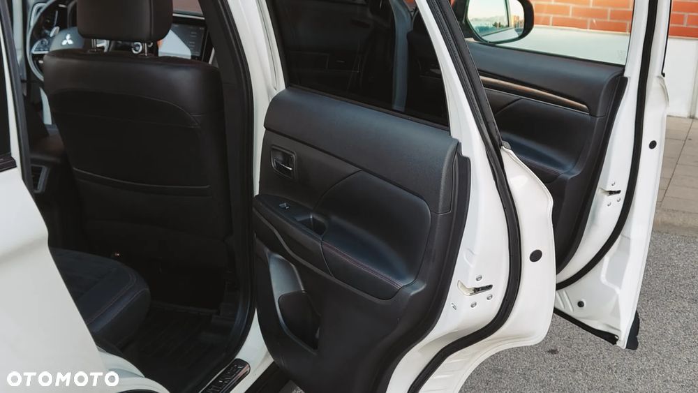 Mitsubishi Outlander - 7