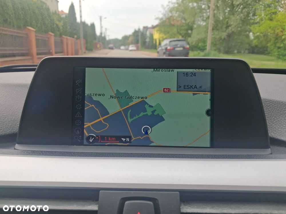 BMW Seria 3 318d Sport Line - 28