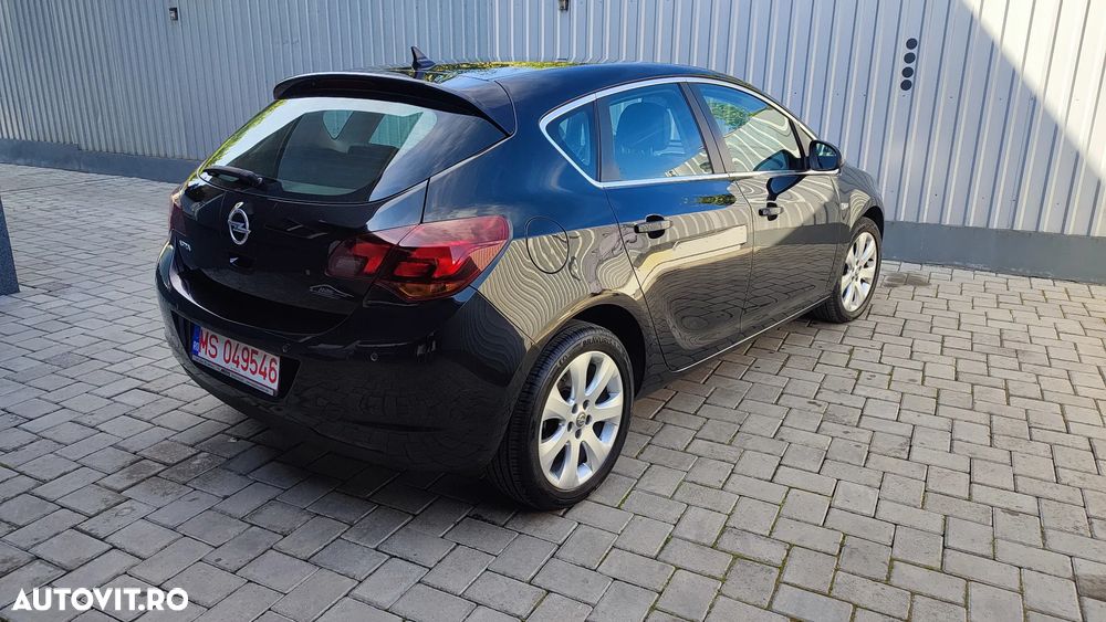 Opel Astra 1.6i Cosmo - 4