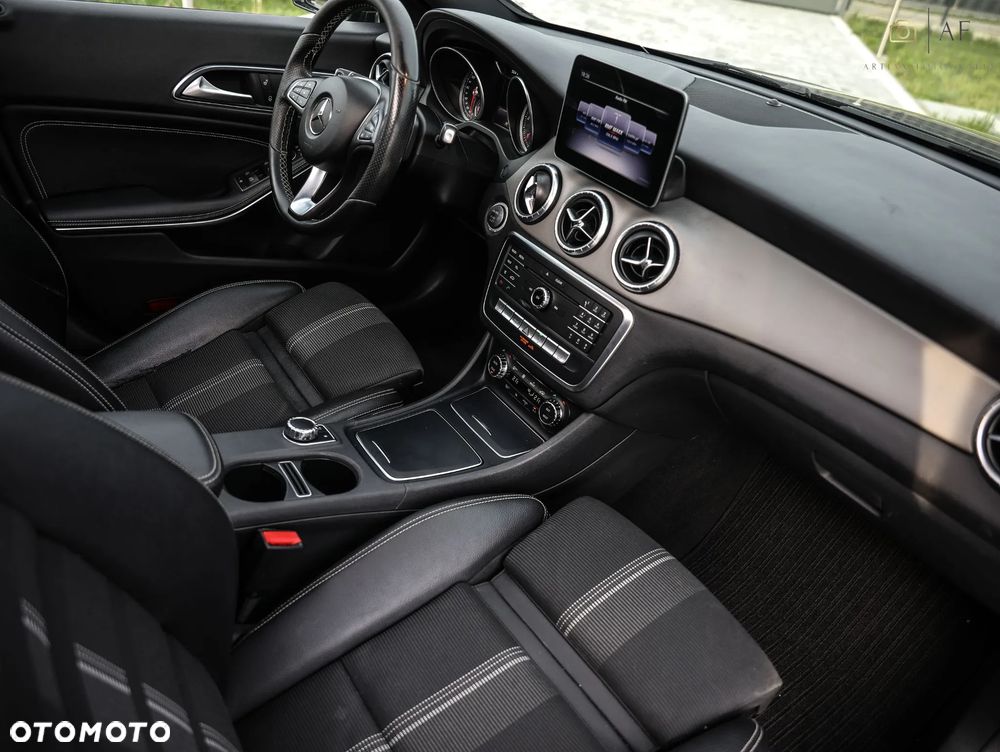 Mercedes-Benz CLA 200 (CDI) d 7G-DCT - 23