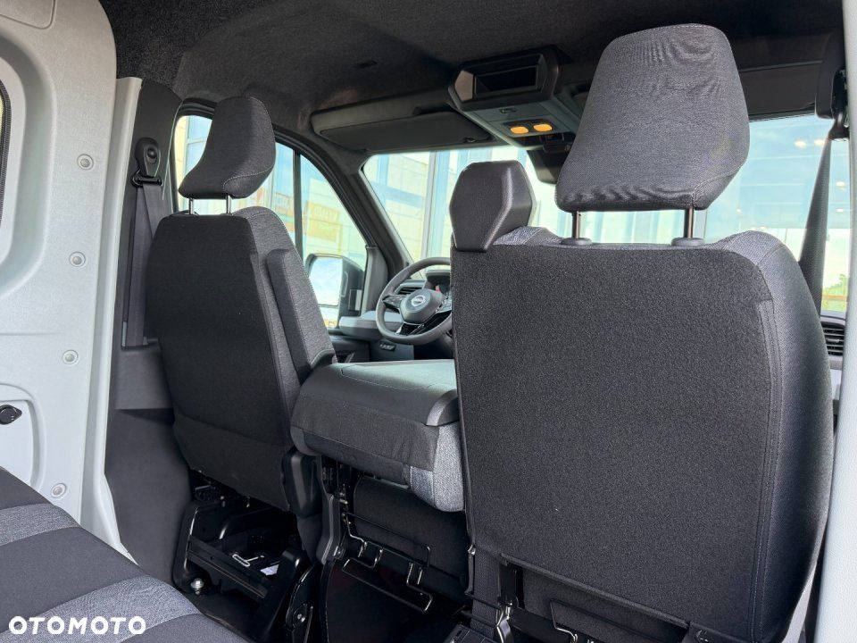 Nissan Interstar - 24