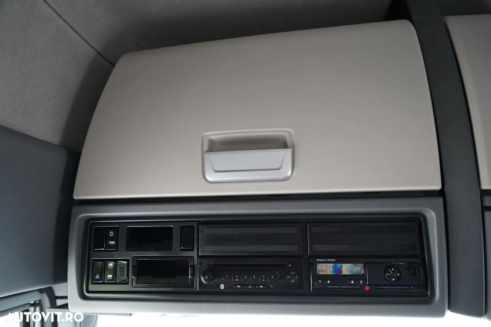 Renault T 520 / RETARDER / PIELE / LIMITED / TEAM ALPINE 66/99 - 32