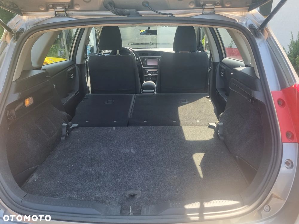 Toyota Auris 1.6 Premium + - 25