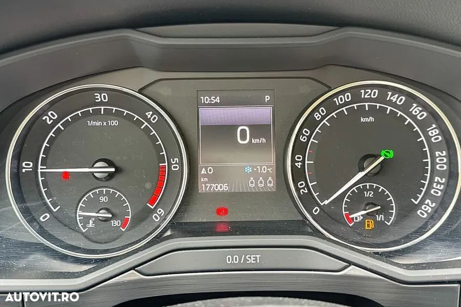 Skoda Superb 2.0 TDI DSG Style - 14