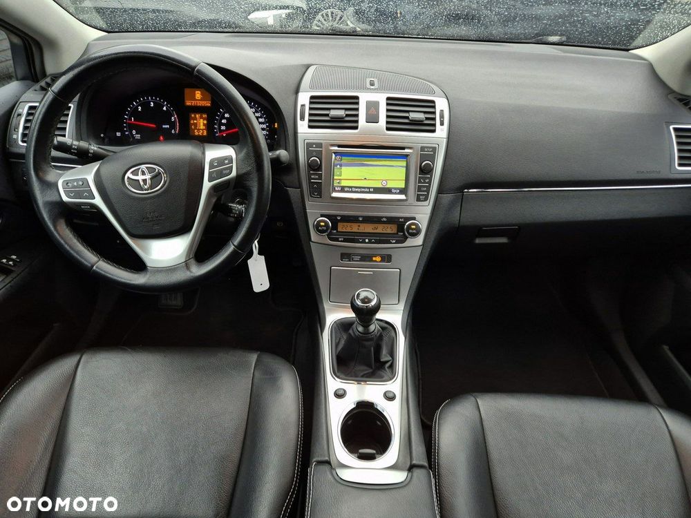 Toyota Avensis - 22