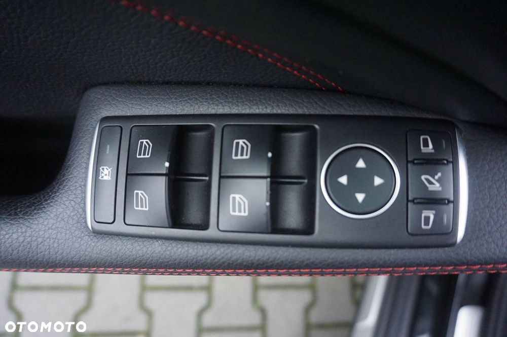 Mercedes-Benz GLA 200 7G-DCT AMG Line - 9