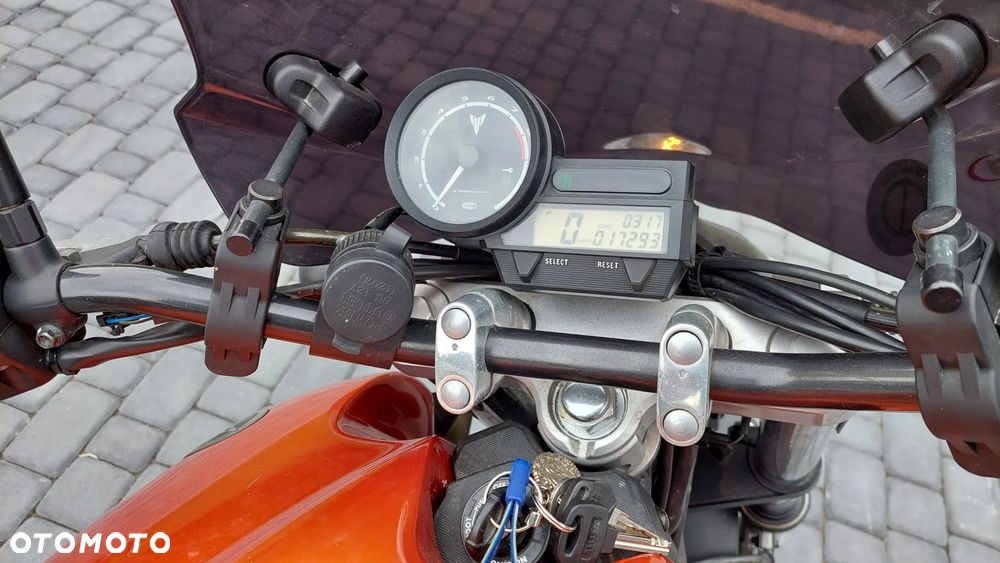 Yamaha MT - 16