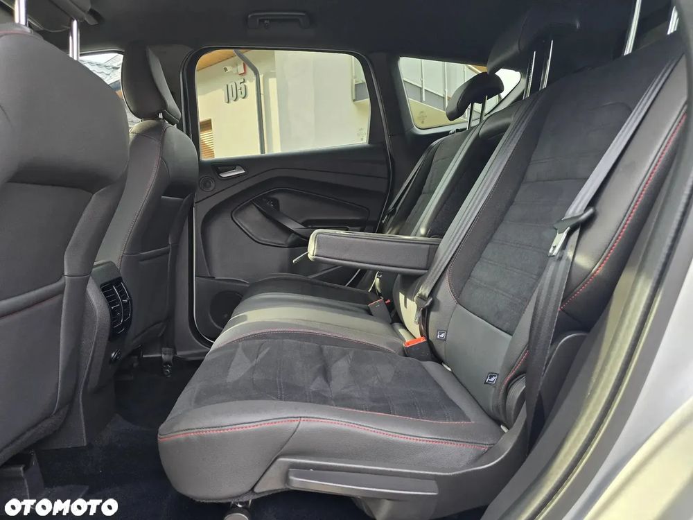 Ford Kuga 2.0 TDCi 4x4 ST-Line - 25