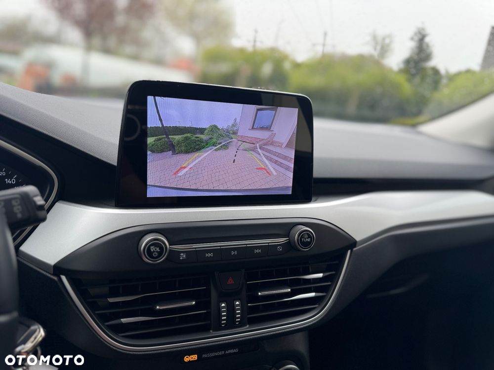 Ford Focus 1.5 EcoBlue Start-Stopp-System TITANIUM DESIGN - 6