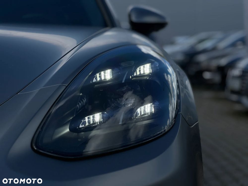 Porsche Panamera - 12