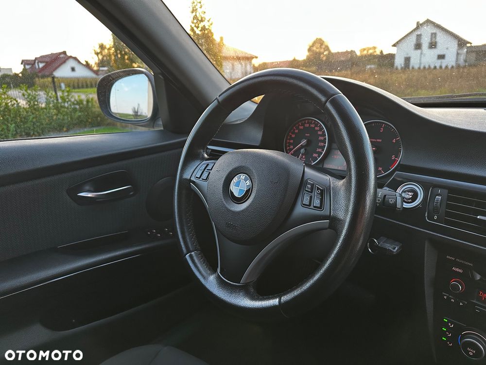 BMW Seria 3 - 22