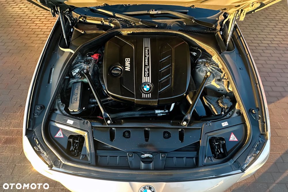 BMW Seria 5 525d xDrive Sport-Aut - 40