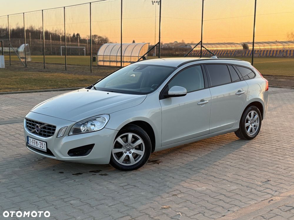 Volvo V60 D3 Summum - 27