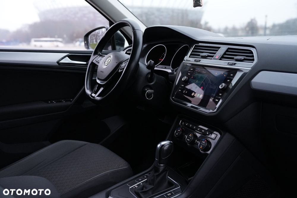 Volkswagen Tiguan - 10
