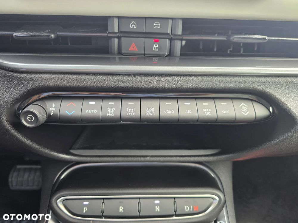 Fiat 600 ver-1-2-turbo-hybrid-la-prima-edct - 12