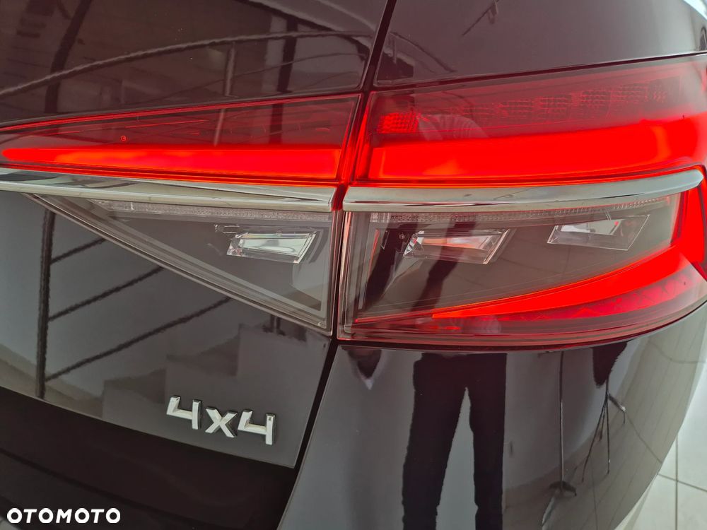 Skoda Superb 2.0 TDI 4x4 L&K DSG - 10