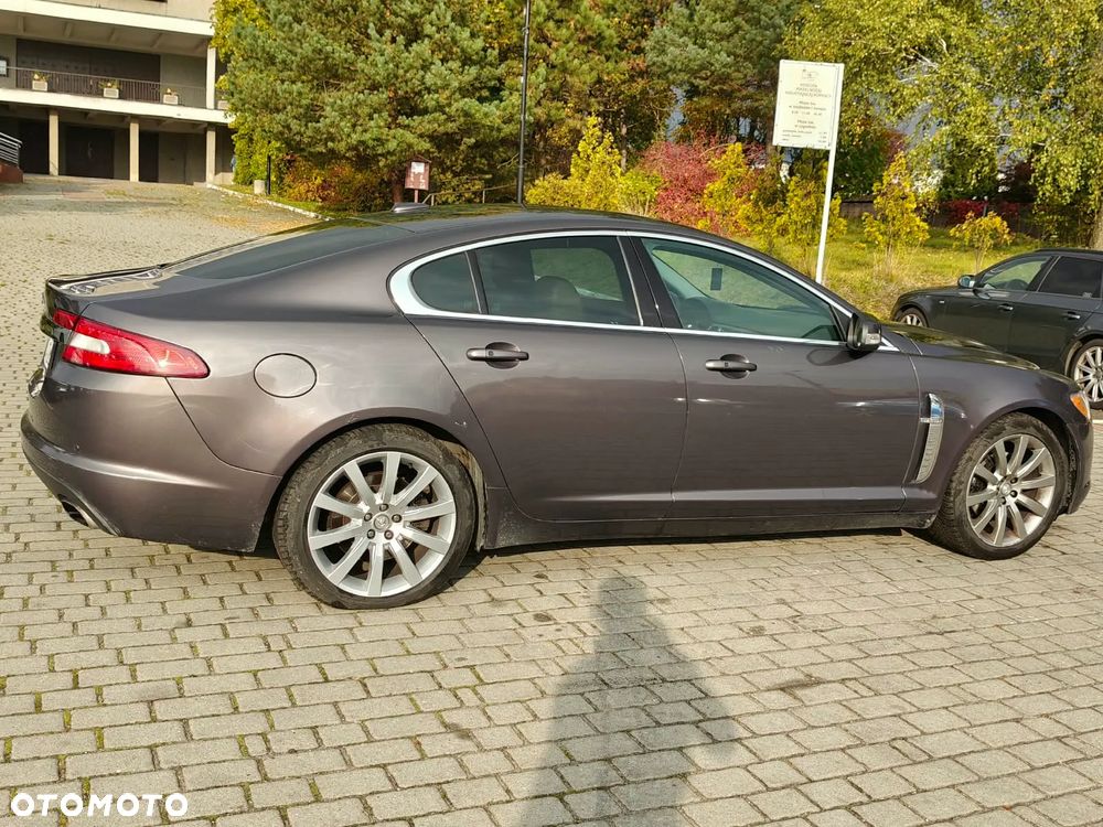 Jaguar XF 2.7 V6 D Premium Luxury - 29