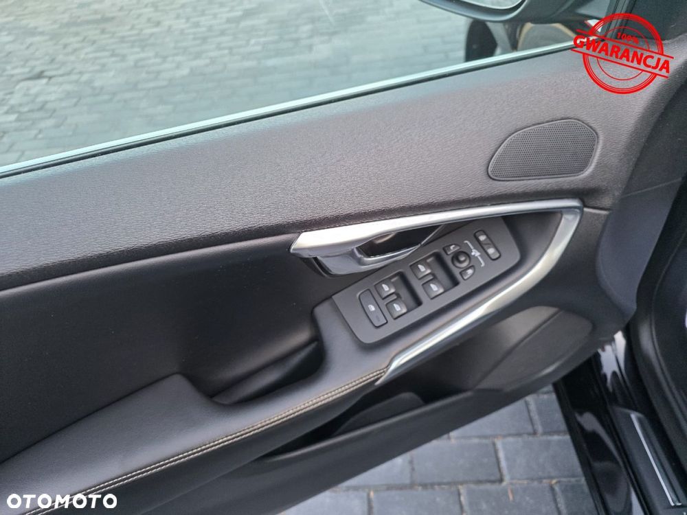 Volvo V40 D2 Drive-E R-Design Kinetic - 30