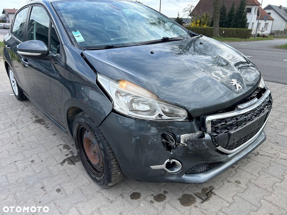 Peugeot 208 - 3