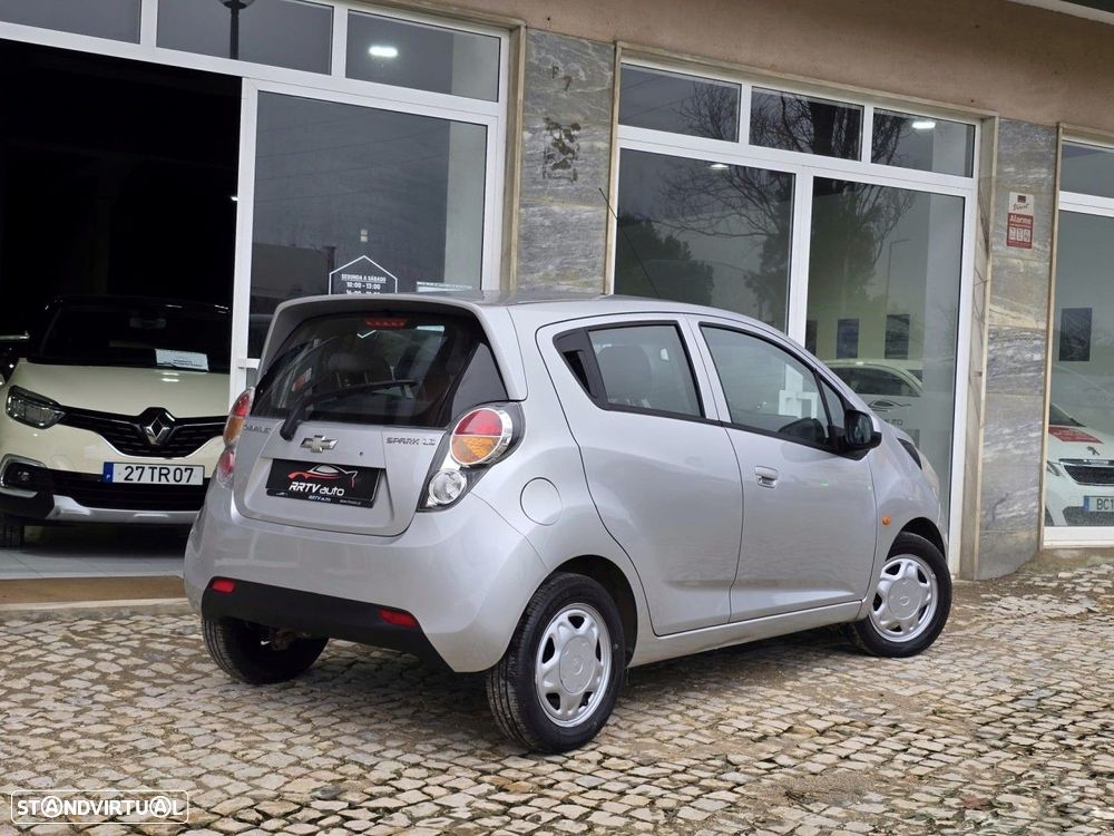 Chevrolet Spark 1.0 L - 10