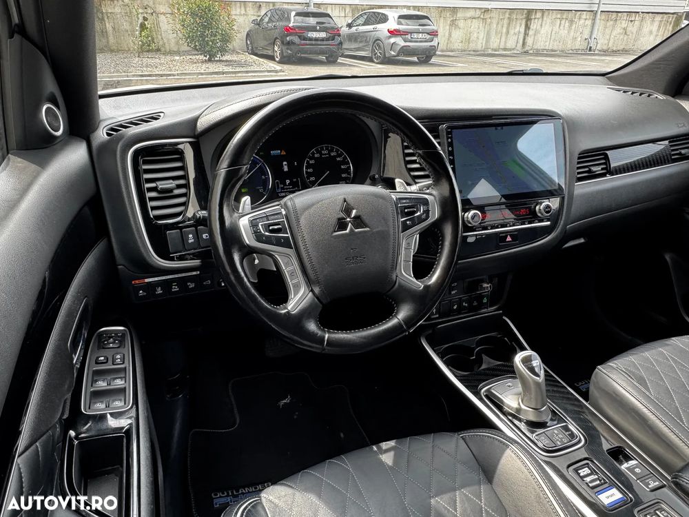Mitsubishi Outlander PHEV 2.4 L 4X4 Instyle - 11