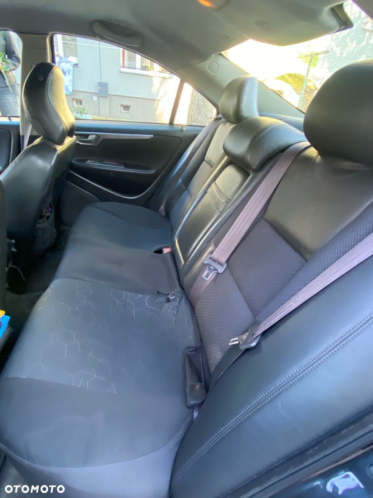 Volvo S60 2.4 T - 17