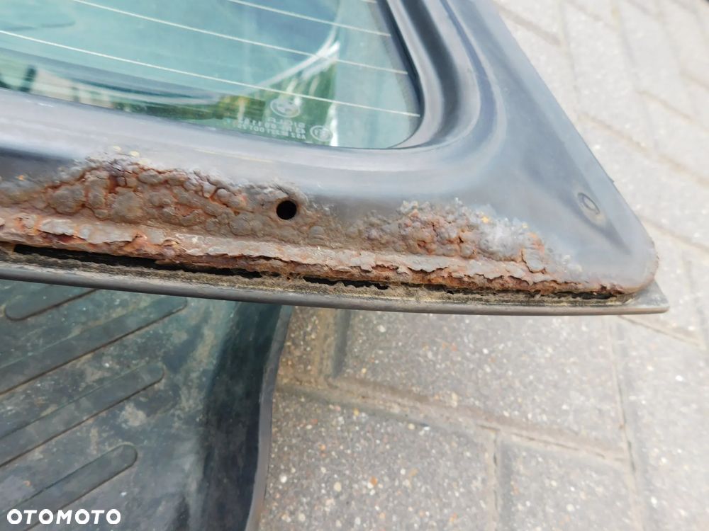 szyba tył w klapę otwierana BMW E39 TOURING - 11