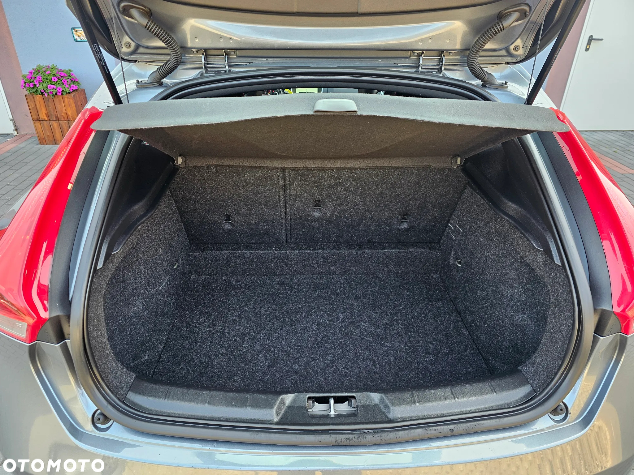 Volvo V40 D2 RDesign - 12