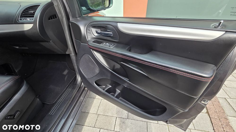 Dodge Grand Caravan 3.6 R/T - 7