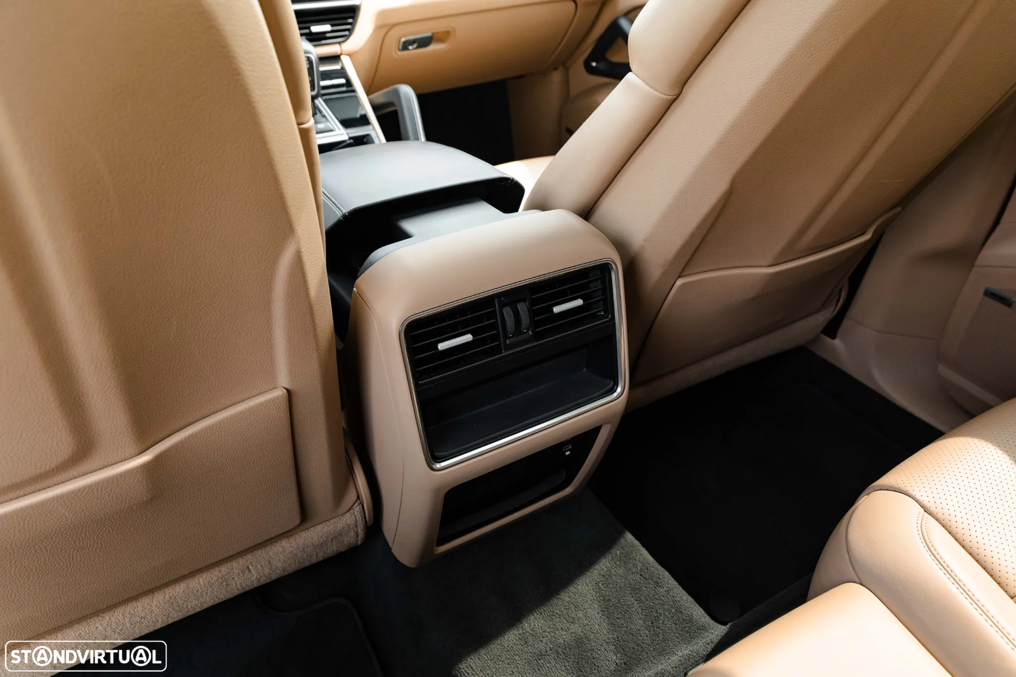 Porsche Cayenne Coupé E-Hybrid - 15