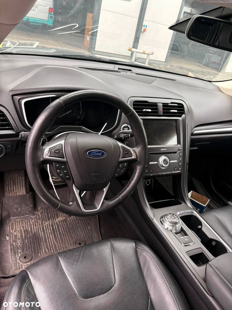 Ford Fusion - 11