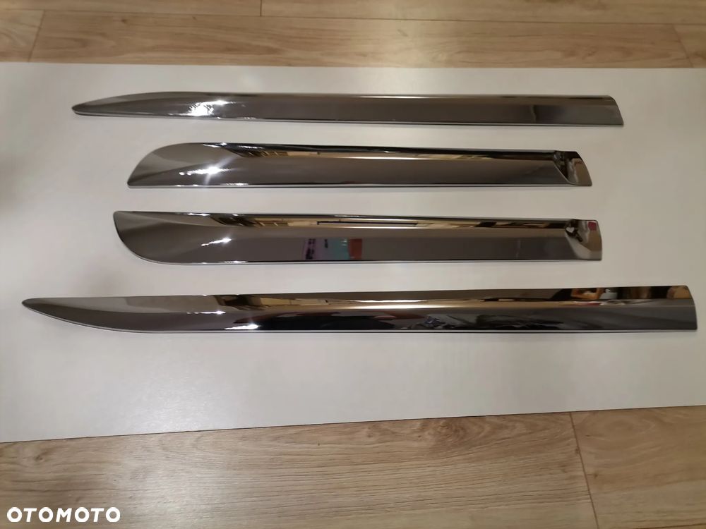 Listwy Boczne Nakładki Ochronne na Drzwi TOYOTA HILUX 2015- 2025 - 7