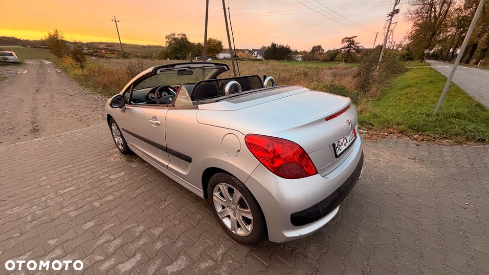 Peugeot 207 CC - 16