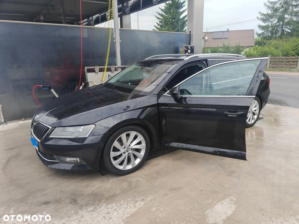 Skoda Superb 2.0 TDI Ambition DSG - 15