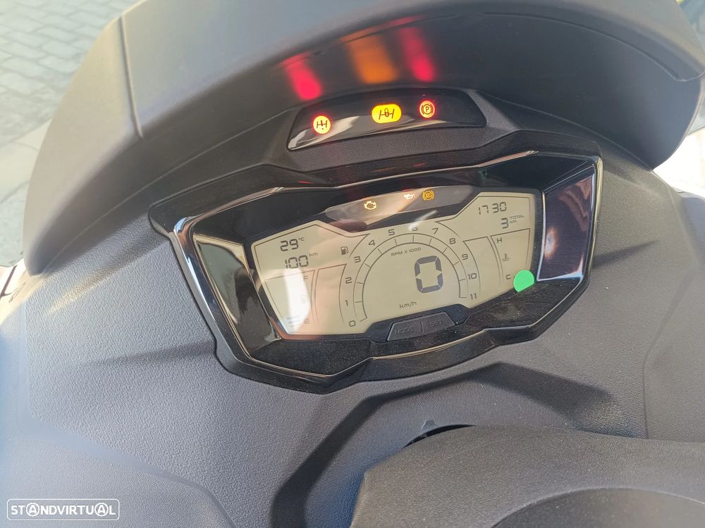 Piaggio MP3 310 HPE SPORT CARTA DE CARRO - 8