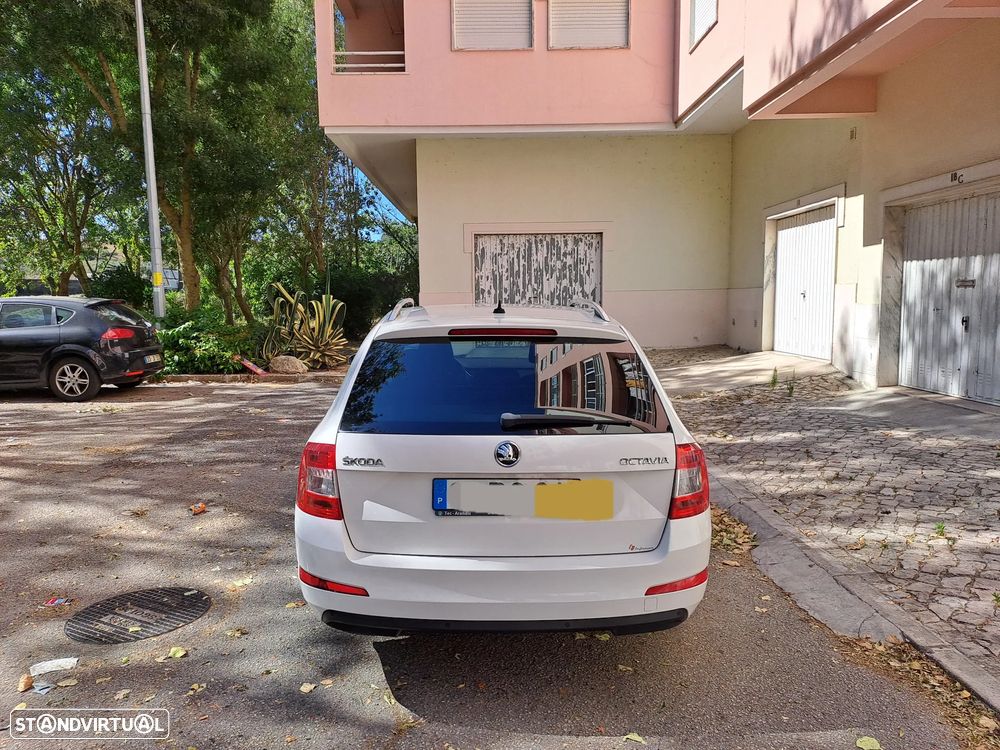 Skoda Octavia Break 1.6 TDi Style DSG - 5