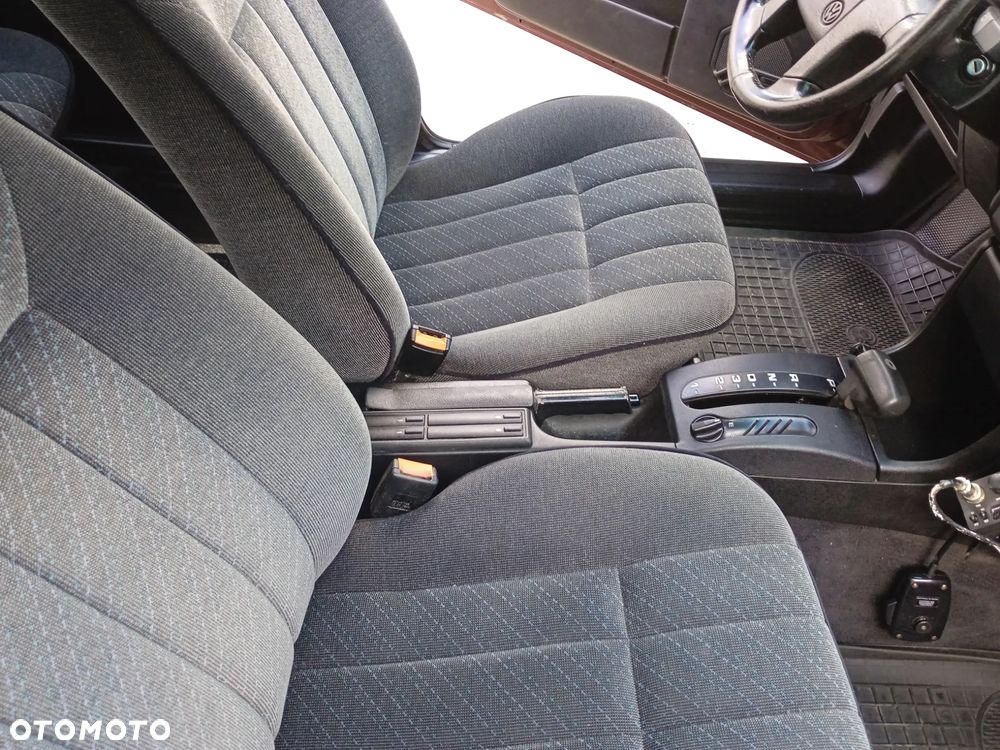 Volkswagen Passat 2.0 GL - 10