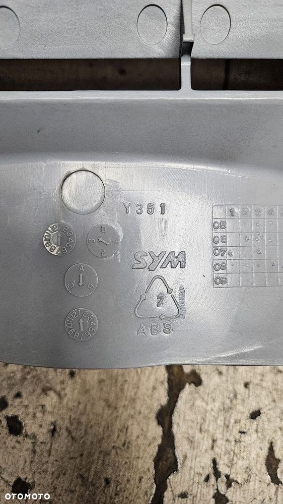 Osłona chłodnicy owiewka Spoiler grill SYM GTS 125 / 250 / 300 EVO  64300-HMA-000-KB - 10